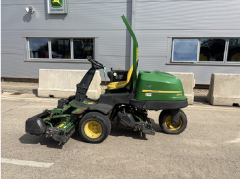 Mesin pemotong rumput JOHN DEERE