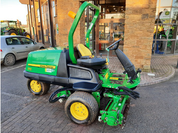 Mesin pemotong rumput JOHN DEERE 7200