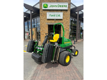 Mesin pemotong rumput JOHN DEERE 7500