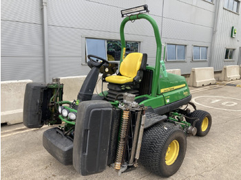 Mesin pemotong rumput JOHN DEERE 7500