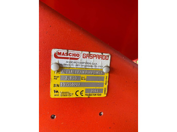 Menggabungkan bor benih Maschio Alitalia 3mtr drill with 3mtr Power Harrow: gambar 5