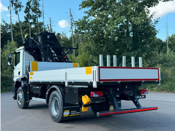 Truk derek MAN TGM 18.320 4x4 Hiab 228-4 Kran: gambar 5