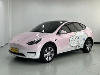 Mobil SUV TESLA
