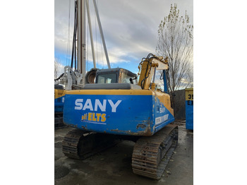 Ekskavator perayap SANY