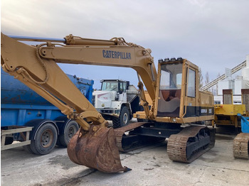 Ekskavator perayap CATERPILLAR