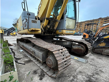 Ekskavator NEW HOLLAND E215B