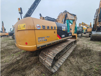 Ekskavator perayap CATERPILLAR 320D2