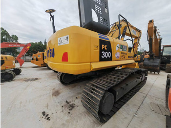 Ekskavator perayap KOMATSU PC300