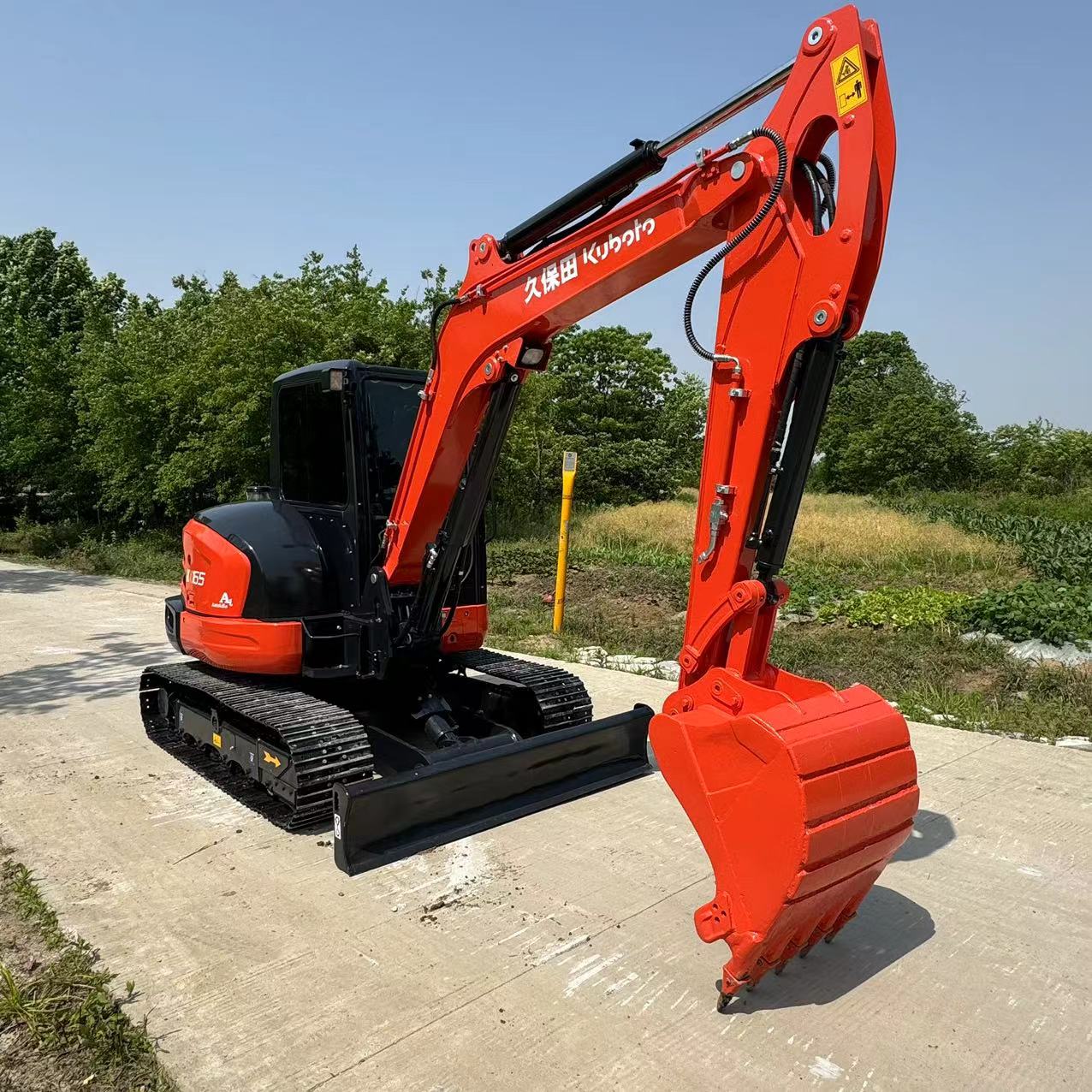 Ekskavator mini KUBOTA