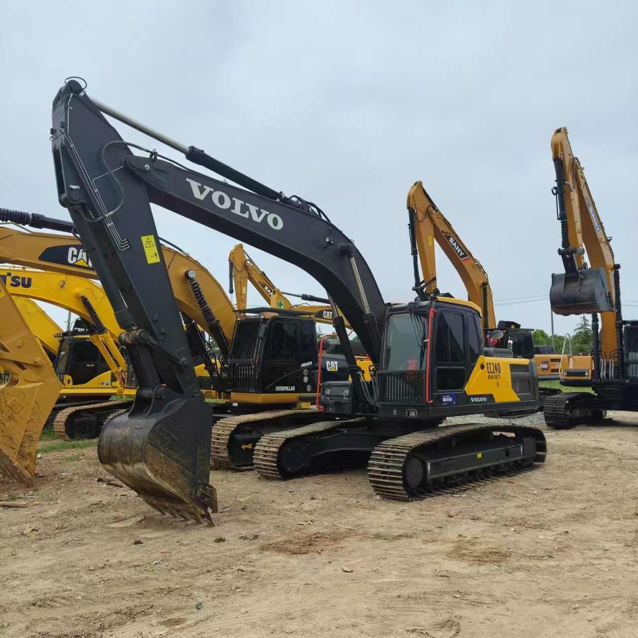 Ekskavator perayap VOLVO EC240