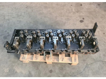 Kepala silinder FORD