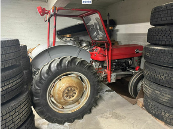 Traktor MASSEY FERGUSON 1000 series