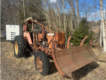 Traktor BELARUS