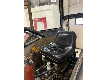 Traktor 1978 Zetor 6718 w/ Front loader and bucket.: gambar 5