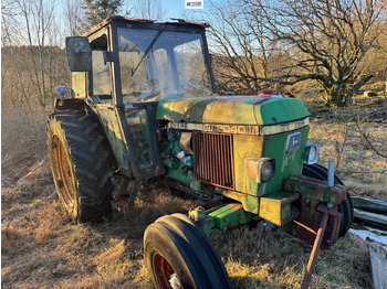Traktor JOHN DEERE
