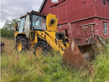 Traktor JCB