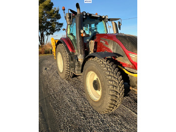 Traktor Valtra T 174 E Twintrac Tractor: gambar 2 Traktor Valtra T 174 E Twintrac Tractor: gambar 2