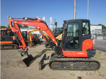 Ekskavator mini KUBOTA