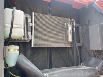 Ekskavator perayap HITACHI ZX210: gambar 3