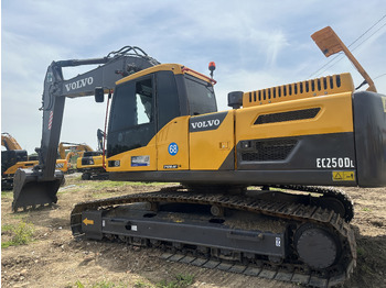 Ekskavator perayap VOLVO EC250