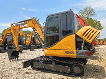 Ekskavator mini XCMG XE60DA