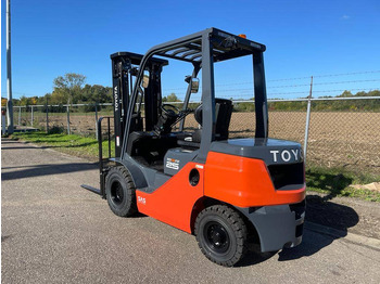 Forklift diesel baru Toyota 8 FD F 25 | 2022: gambar 2