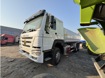Truk tangki HOWO: gambar 4