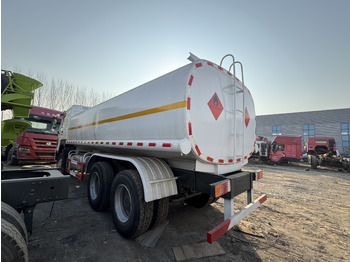 Truk tangki HOWO: gambar 2