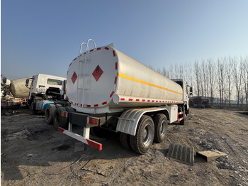 Truk tangki HOWO: gambar 3