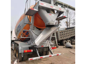 Truk pengaduk beton SINOTRUCK: gambar 5 Truk pengaduk beton SINOTRUCK: gambar 5