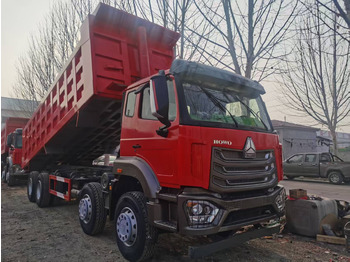 Truk jungkit SINOTRUK HOWO
