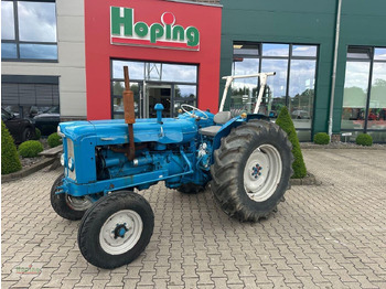 Traktor FORD