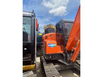 Ekskavator mini Doosan DH55: gambar 2 Ekskavator mini Doosan DH55: gambar 2