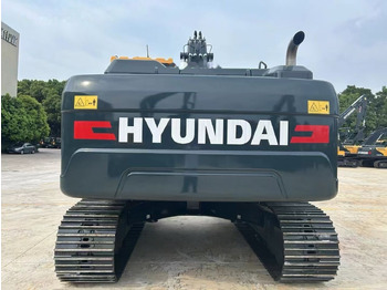 Ekskavator perayap HYUNDAI