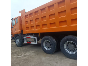 Truk jungkit SINOTRUK HOHAN 6x4: gambar 3