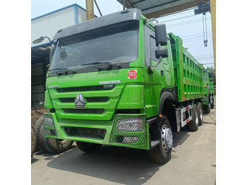 Truk jungkit SINOTRUK HOWO