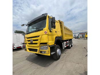 Truk jungkit SINOTRUK HOWO