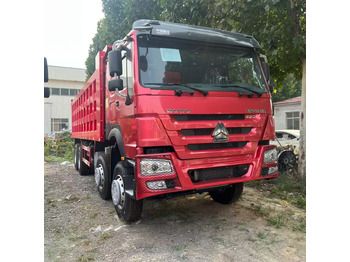 Truk jungkit SINOTRUK HOWO