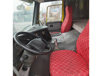 Truk jungkit SINOTRUK HOWO