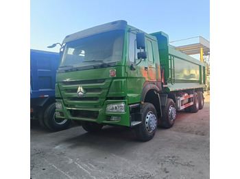 Truk box SINOTRUK HOWO