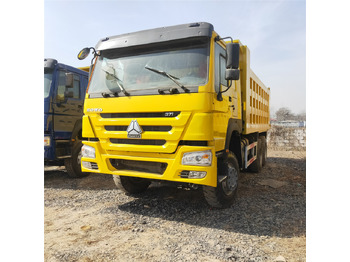 Truk jungkit SINOTRUK HOWO