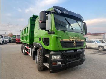 Truk jungkit SINOTRUK