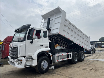 Truk jungkit SINOTRUK HOWO