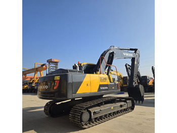 Ekskavator perayap VOLVO EC240