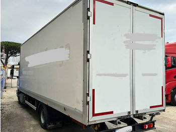 Truk box Eurocargo 100e22: gambar 2