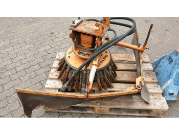 Sapu Mulag Wildkrautbürste Mähausleger Böschungsmulcher Dücker unimog: gambar 3