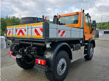Truk bajak salju Neuwertiger Unimog U530 7800km EAS Easy-Drive Mercedes-Benz U 530 UGN UGE 405 527 535 435 430 Kipper: gambar 4