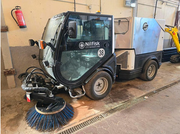 Penyapu jalan NILFISK