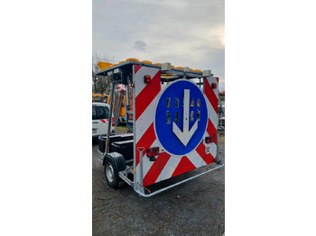 Trailer Nissen LED Absperrtafel ABIS Dora Fat Fahrbare Verkehrsleittafel Verkehrsleitanhänger Verkehrssicherungsanhänger Leitanhänger Sperrwand: gambar 5