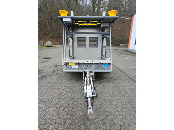 Trailer Nissen Mersch LED Absperrtafel FAT Sperrwand Fahrbare Verkehrsleitanhänger Verkehrssicherungsanhänger Verkehrsleittafel Verkehrssicherung Baustellenabsicherung: gambar 5